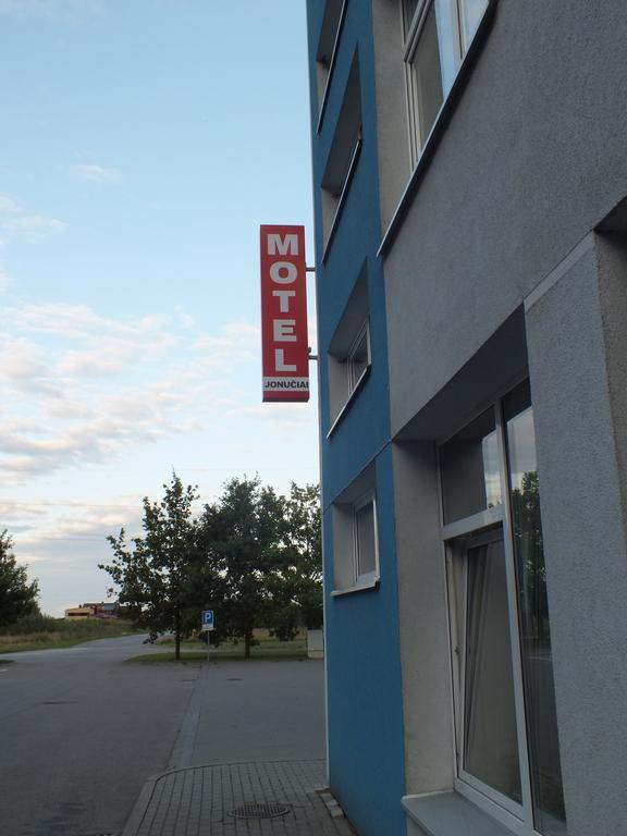Motelis Jonuciai Garliava Екстер'єр фото